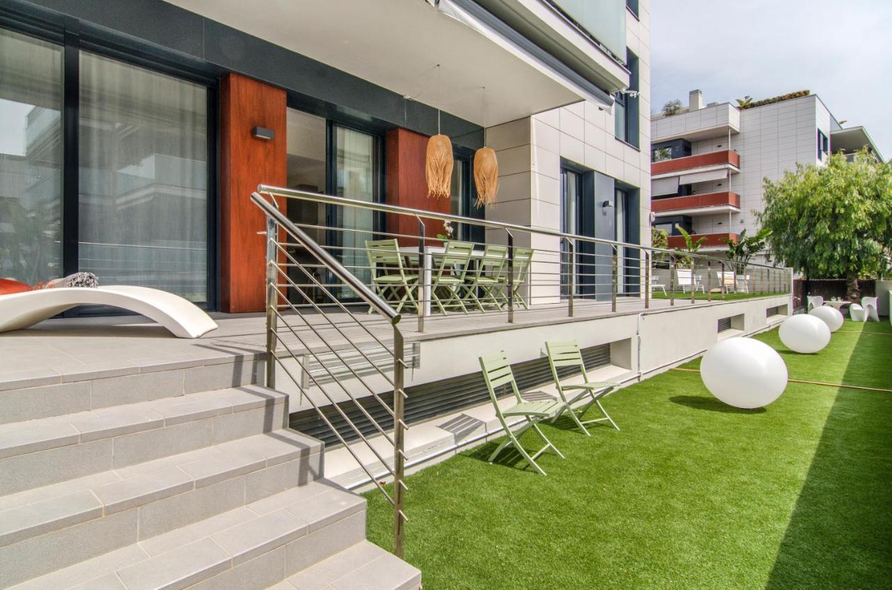 Sitges Spaces Garden Paradise 3 Bedroom, 3 Bathroom, Huge Private Garden-Terrace, Pool- Sleeps Up To 8 Exterior photo