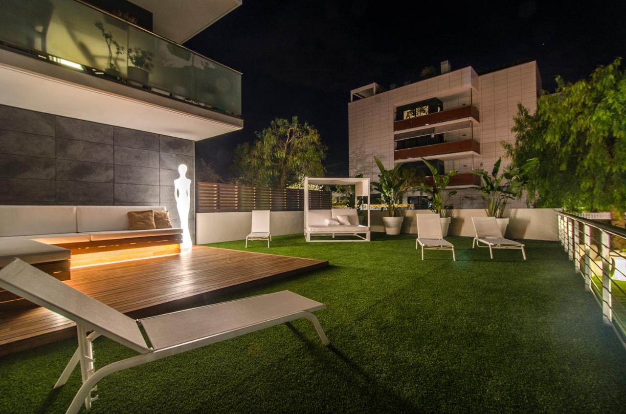 Sitges Spaces Garden Paradise 3 Bedroom, 3 Bathroom, Huge Private Garden-Terrace, Pool- Sleeps Up To 8 Exterior photo