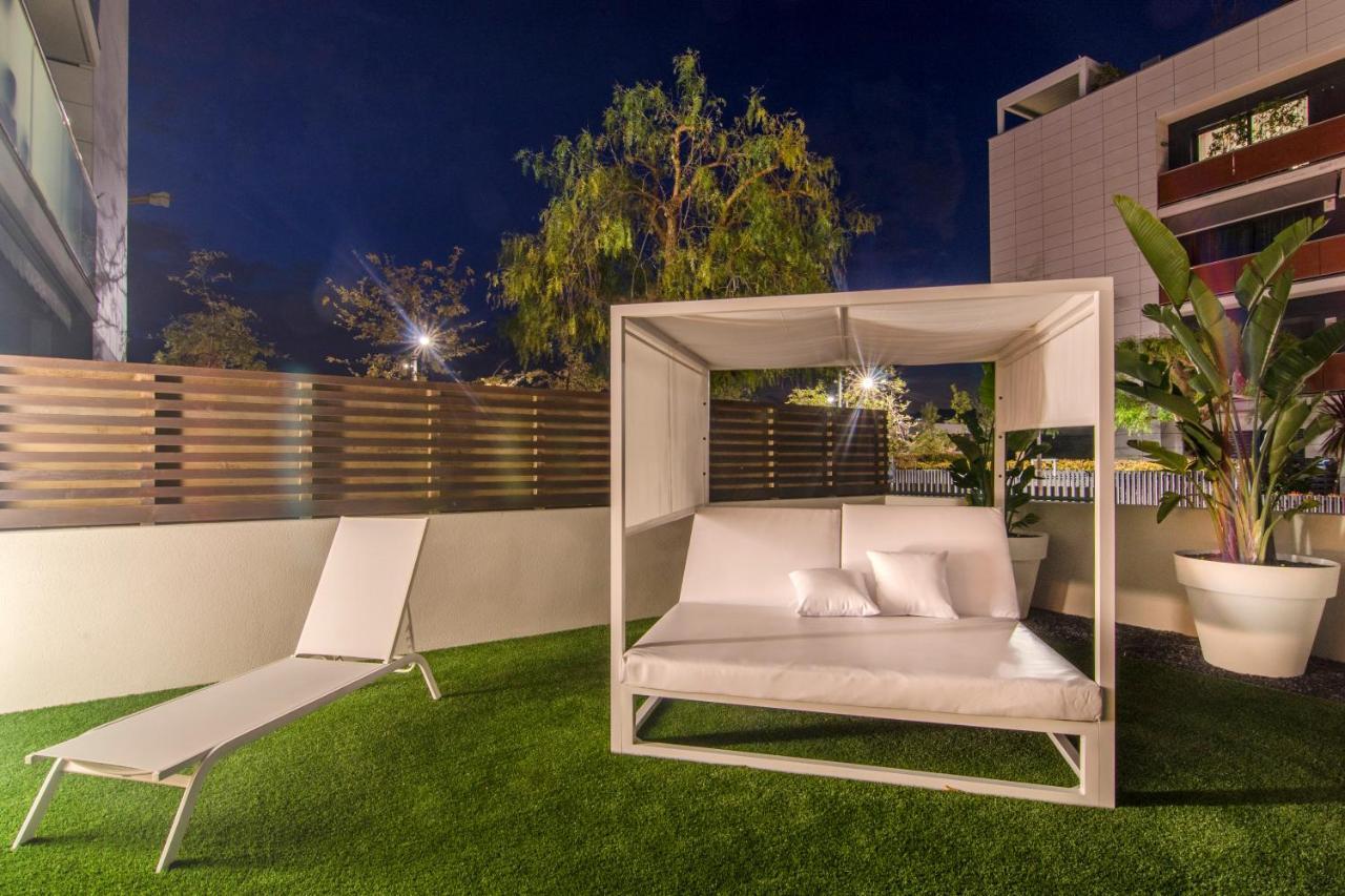Sitges Spaces Garden Paradise 3 Bedroom, 3 Bathroom, Huge Private Garden-Terrace, Pool- Sleeps Up To 8 Exterior photo