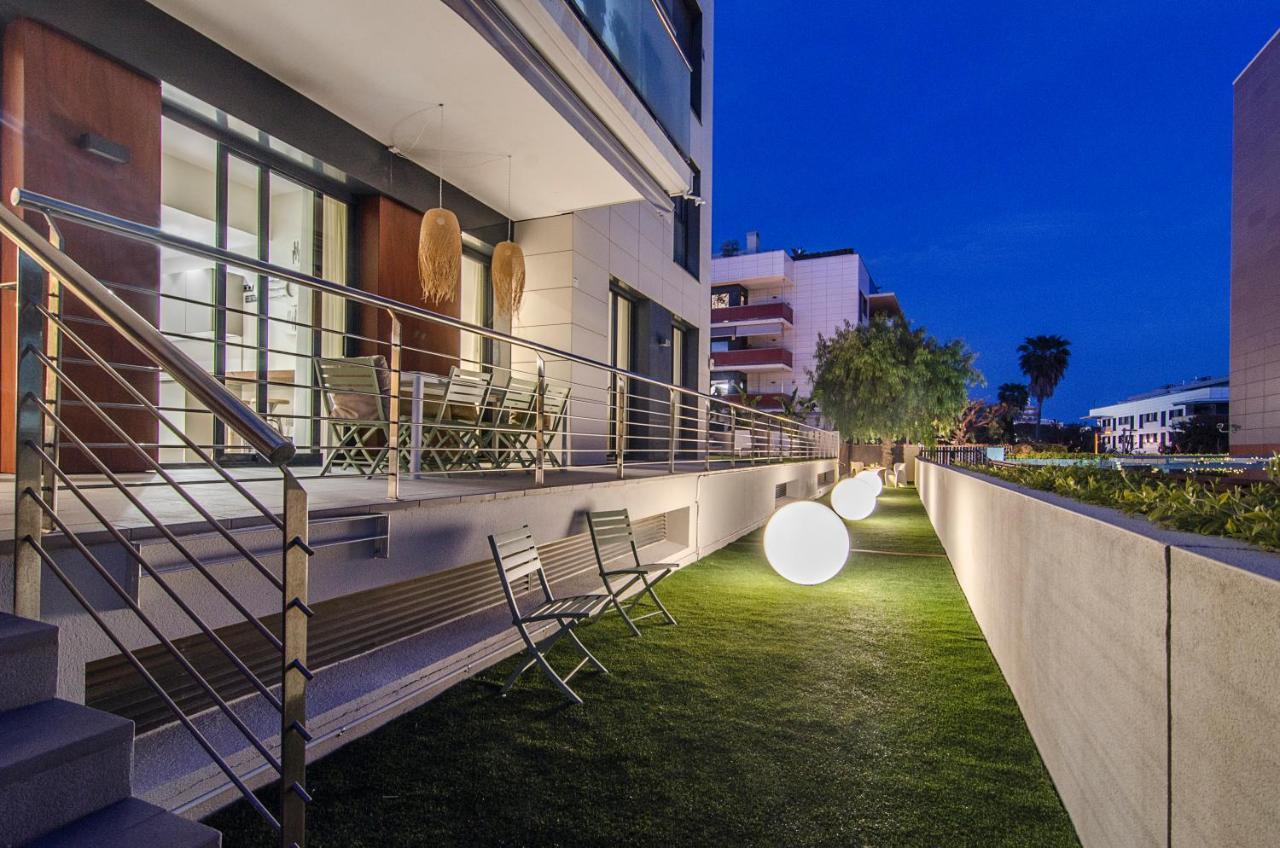 Sitges Spaces Garden Paradise 3 Bedroom, 3 Bathroom, Huge Private Garden-Terrace, Pool- Sleeps Up To 8 Exterior photo