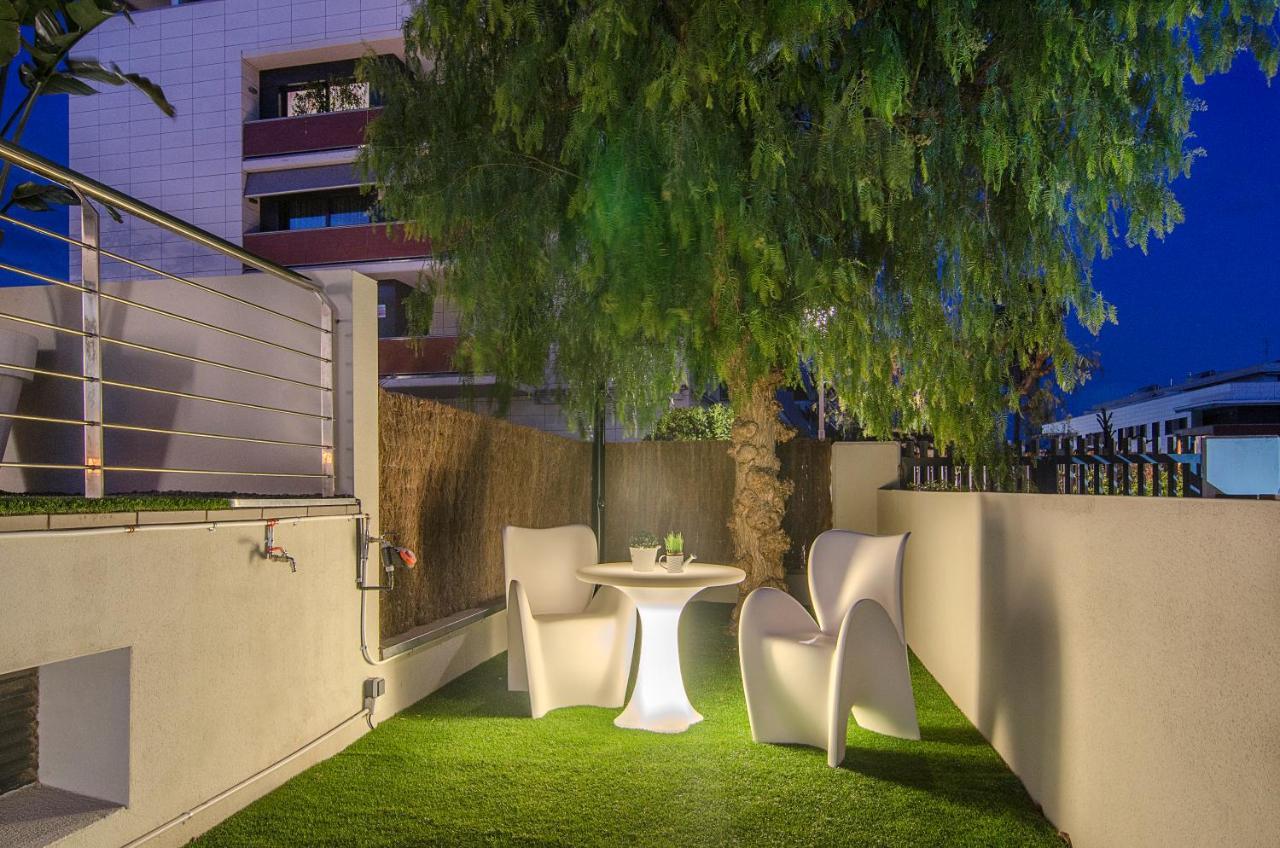 Sitges Spaces Garden Paradise 3 Bedroom, 3 Bathroom, Huge Private Garden-Terrace, Pool- Sleeps Up To 8 Exterior photo