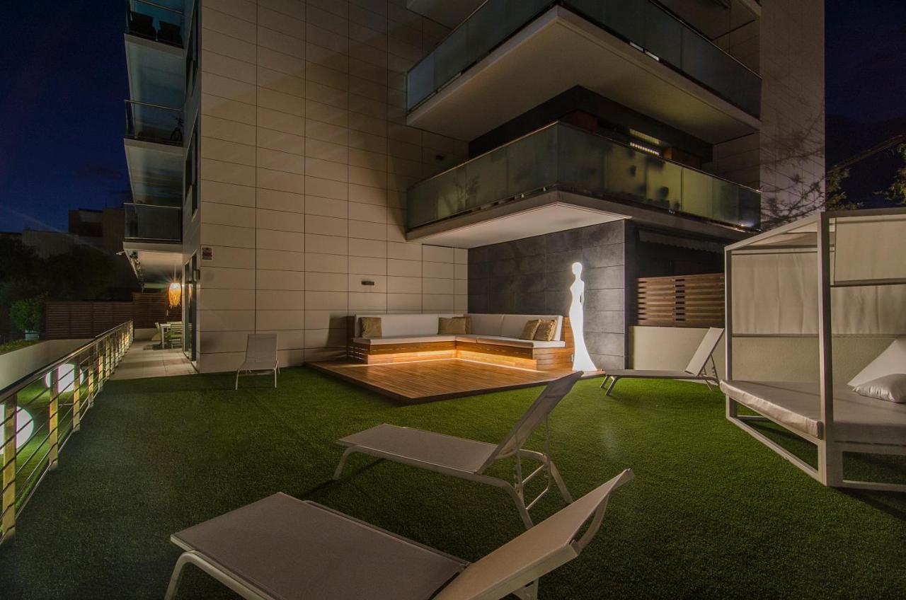 Sitges Spaces Garden Paradise 3 Bedroom, 3 Bathroom, Huge Private Garden-Terrace, Pool- Sleeps Up To 8 Exterior photo